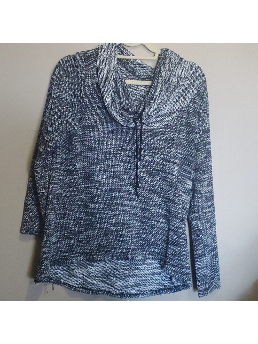 Edista sweater size large